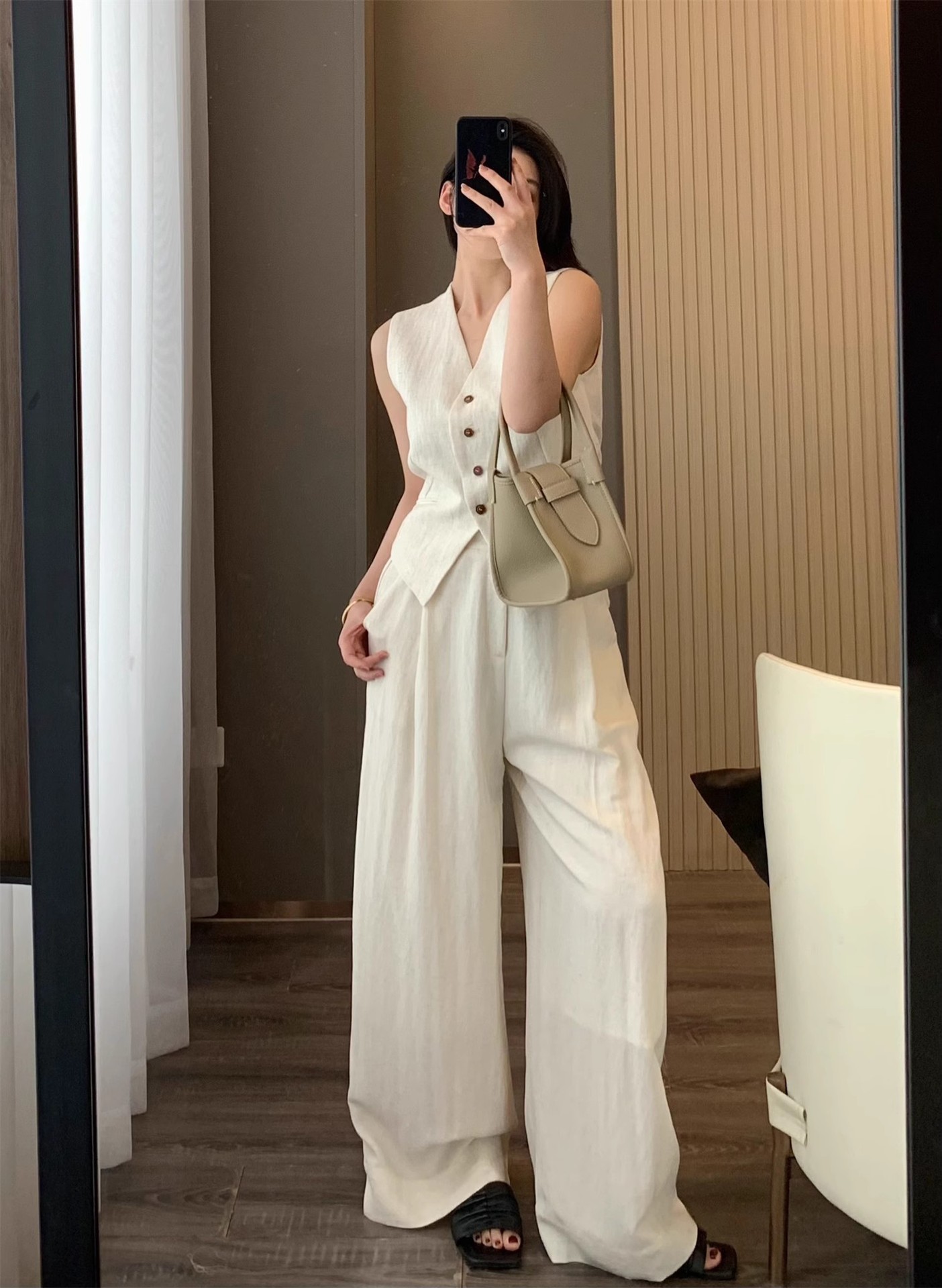 https://fulmo-img-server.com/pants-set/315a7383-12ba-4799-95f1-d2057c686424.jpg