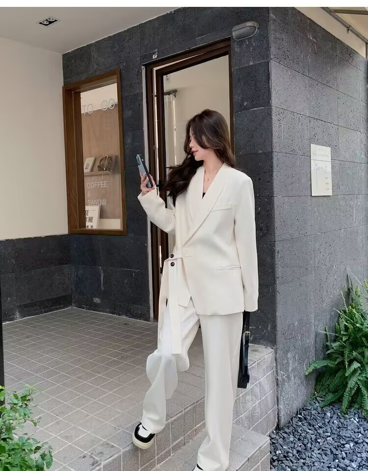 https://fulmo-img-server.com/pants-set/336c39eb-11fa-42f2-93ae-d12f09864362.jpg