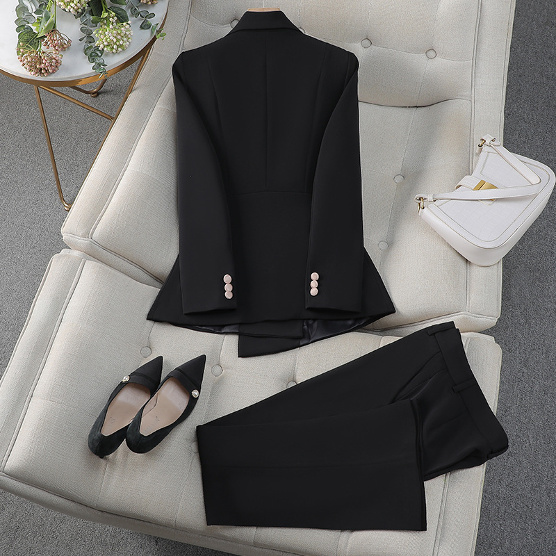 https://fulmo-img-server.com/pants-set/36ca07c0-0685-46f7-80fa-e93a58059716.jpg