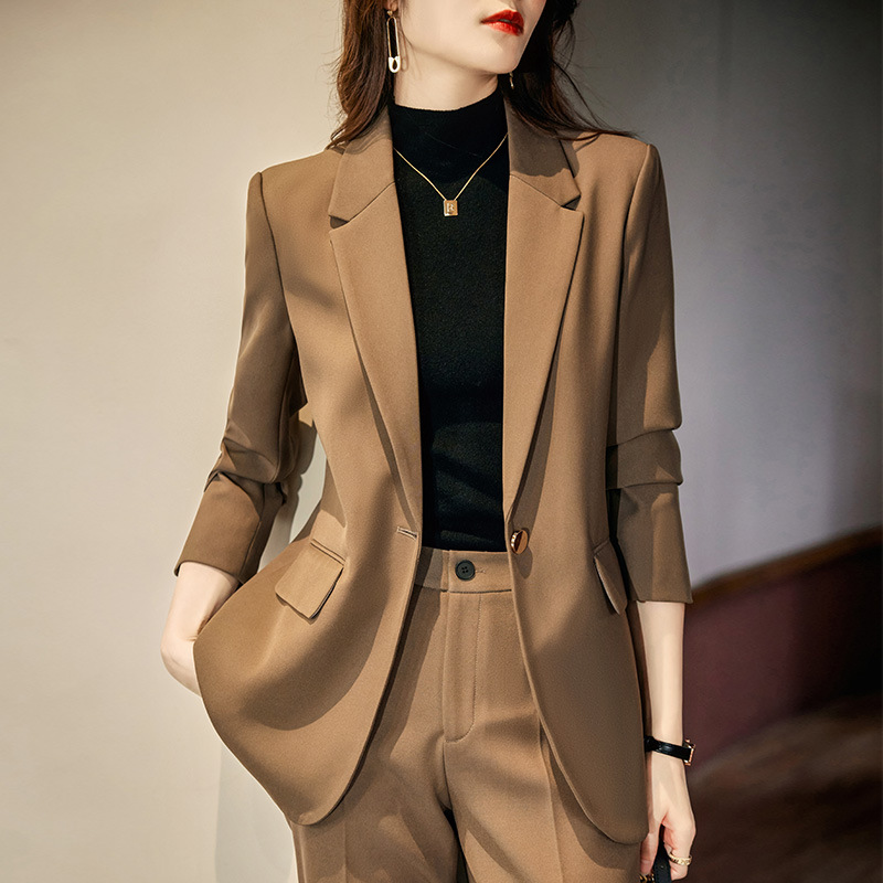 https://fulmo-img-server.com/pants-set/371cc72b-b470-42e8-8cd4-ea1d72897dc4.jpg