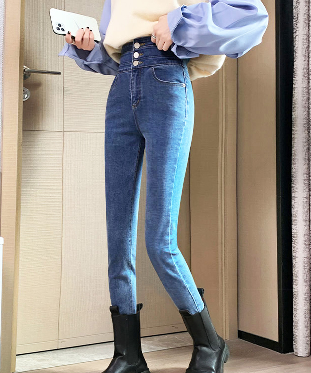 https://fulmo-img-server.com/pants-set/38dc25bf-aef0-42d3-8a43-966e536dbd41.jpg