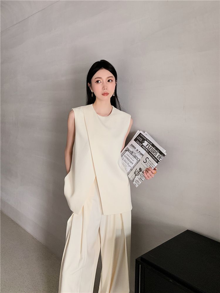 https://fulmo-img-server.com/pants-set/3aad8aab-3f59-4cac-8671-ca2ea2a61943.jpg