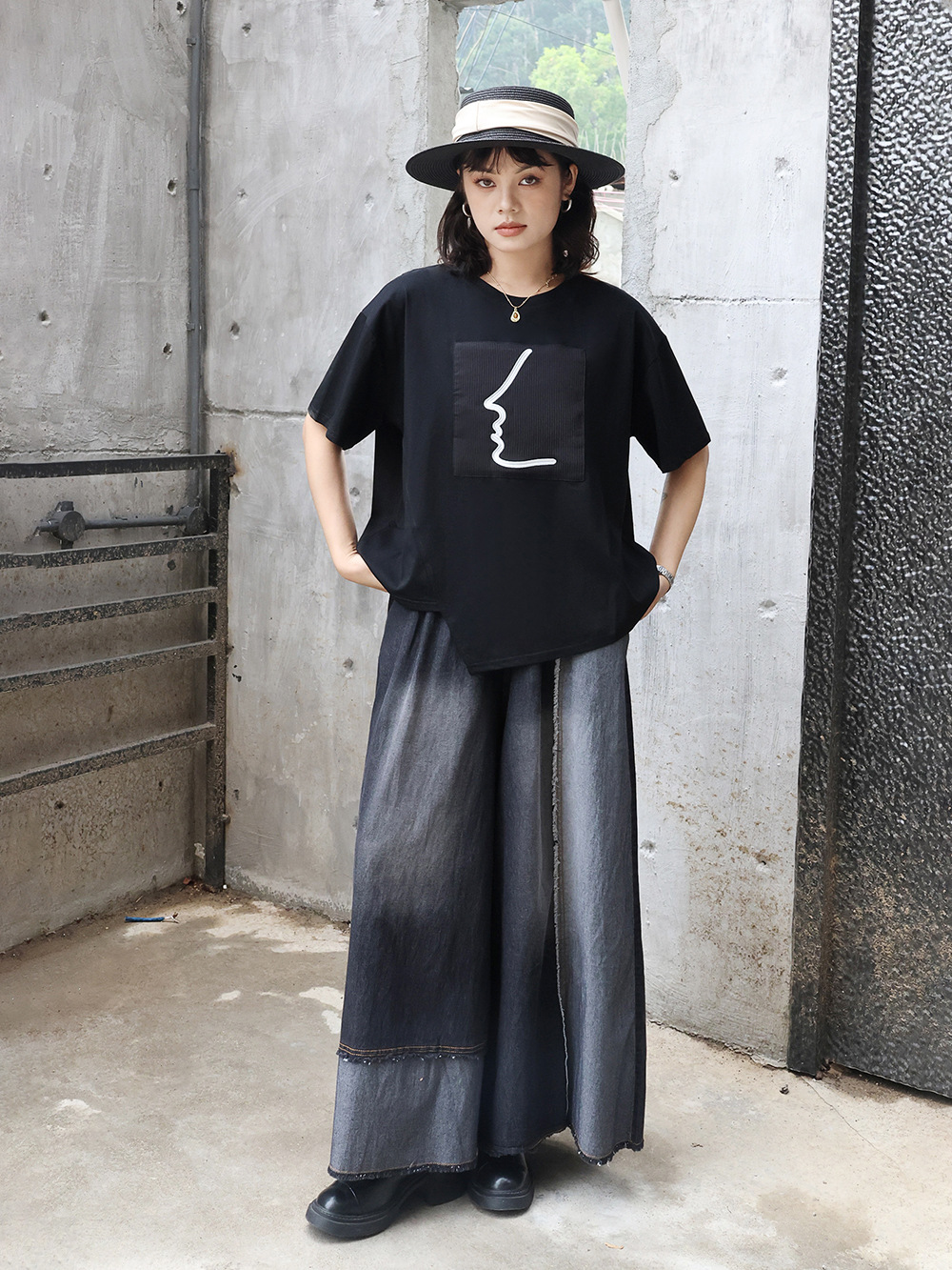 https://fulmo-img-server.com/pants-set/3d4c1fc7-5b8d-456b-9e48-dd80bec677ef.jpg