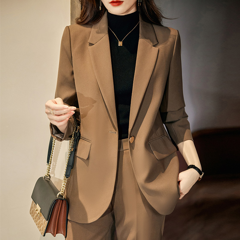 https://fulmo-img-server.com/pants-set/409ab33a-879d-4f42-8337-09d35d9a3981.jpg