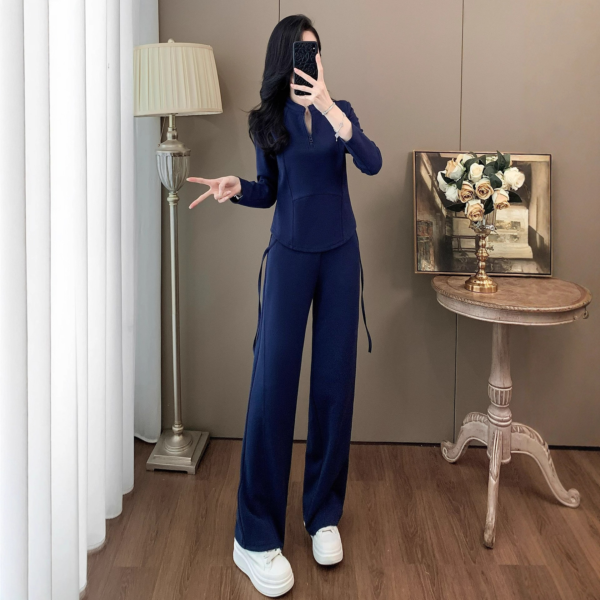 https://fulmo-img-server.com/pants-set/40cdf26e-3eab-4a25-bf3d-768ee35d876a.jpg