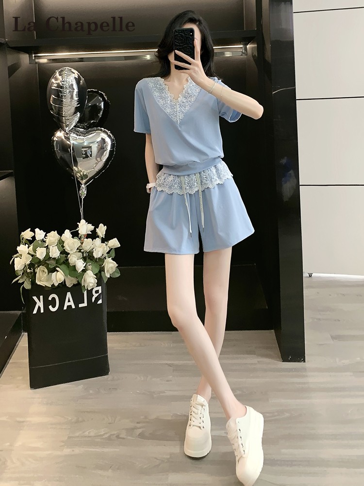 大人の抜け感が叶う！シャツ×ショートパンツのセットアップで