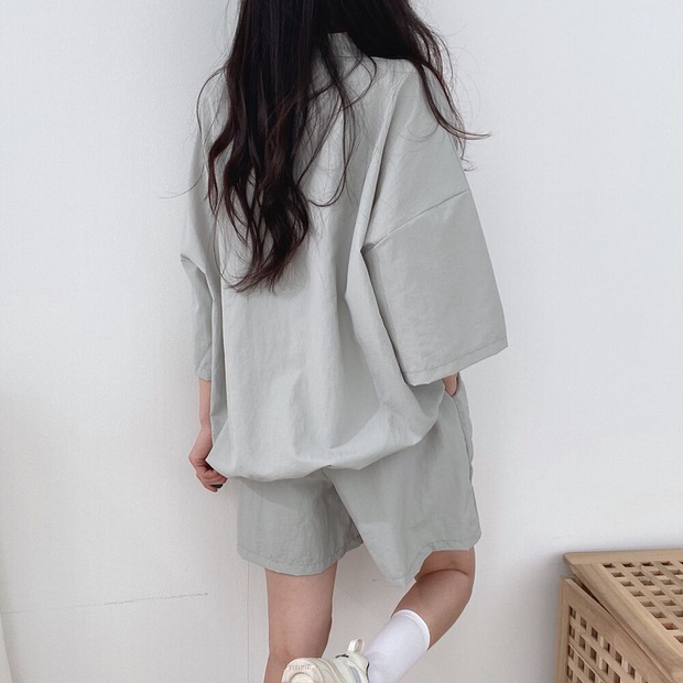 パンツセットアップ ハーフジップゆったりトップスとショーツの上下セット