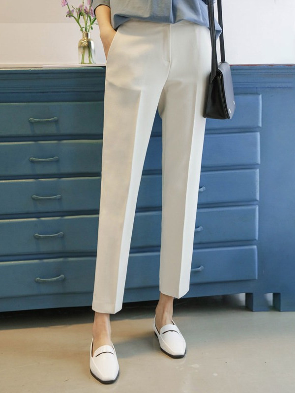 パンツセットアップ すっきりとした美脚パンツ