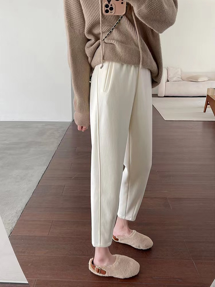 https://fulmo-img-server.com/pants-set/4c43fc4e-ec07-468e-9ca9-af30062d3cba.jpg