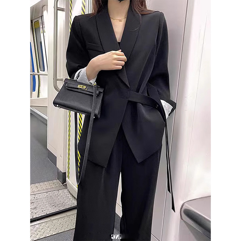 https://fulmo-img-server.com/pants-set/4d96cb72-c8b3-483f-a518-b164224a60d9.jpg