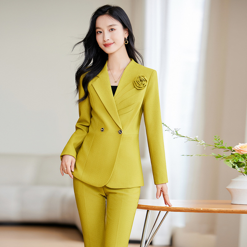 パンツセットアップ フラワーコサージュ付きダブルテーラードジャケットパンツセットアップ