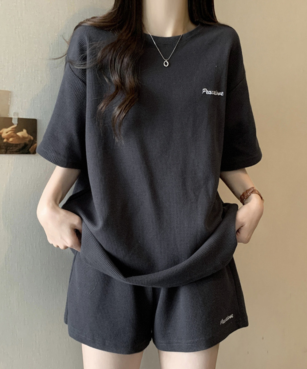https://fulmo-img-server.com/pants-set/4e97fe25-afee-4feb-b7b9-0157a54a5d9b.jpg