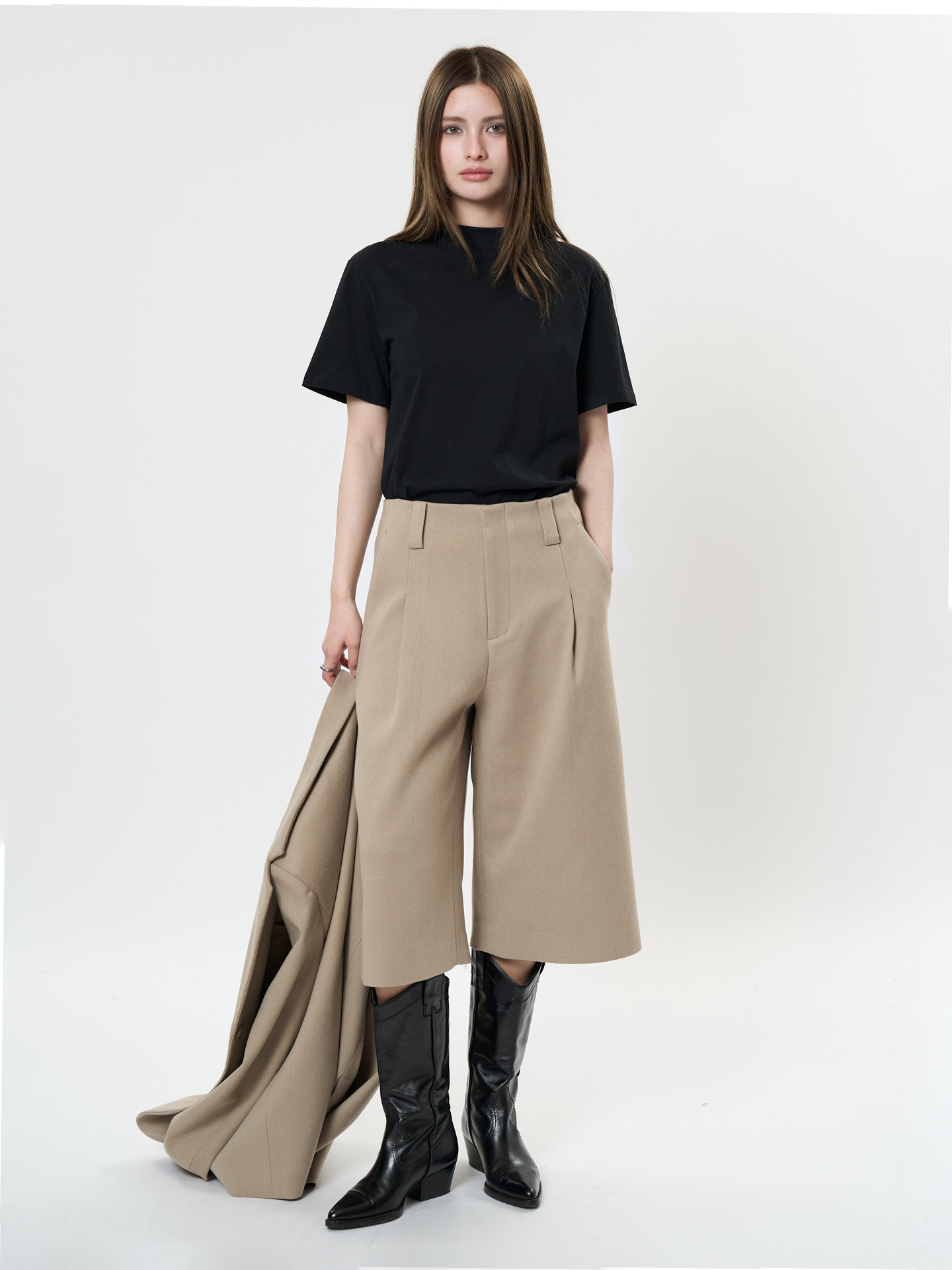 パンツセットアップ 洗練ショートパンツセットアップ