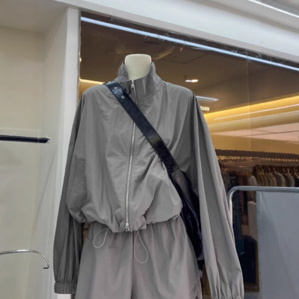 パンツセットアップ ハイネックジップブルゾンショートセット