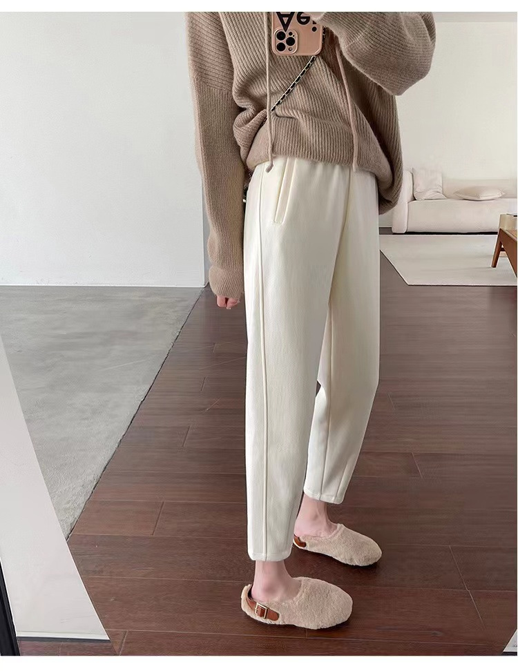 https://fulmo-img-server.com/pants-set/556cc197-a24a-419b-b216-127c743ed32c.jpg