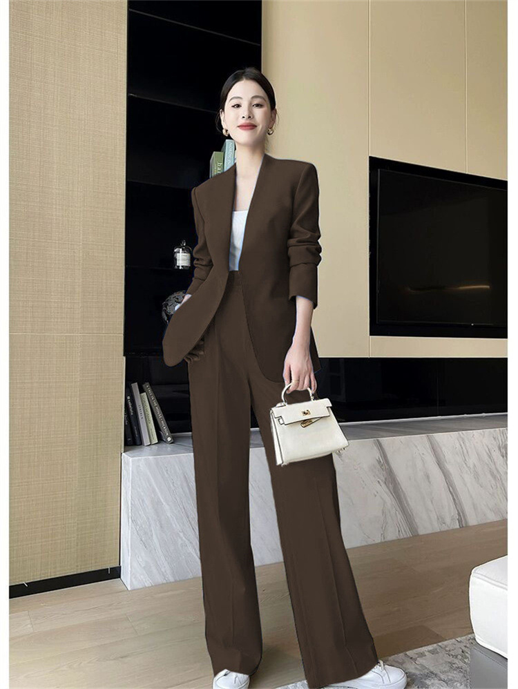 https://fulmo-img-server.com/pants-set/56e4e9c5-4656-41e5-a69a-66278a6a7acf.jpg
