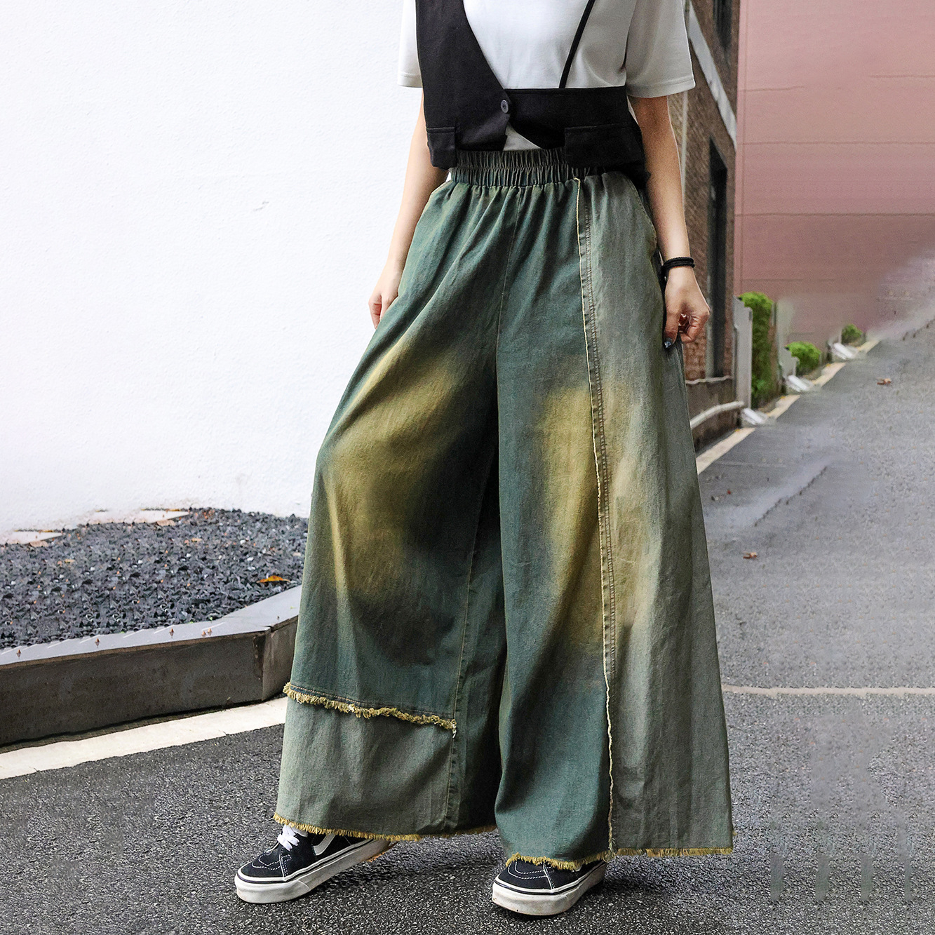 https://fulmo-img-server.com/pants-set/57ddcb3f-3be1-4fda-a242-5000ca715819.jpg