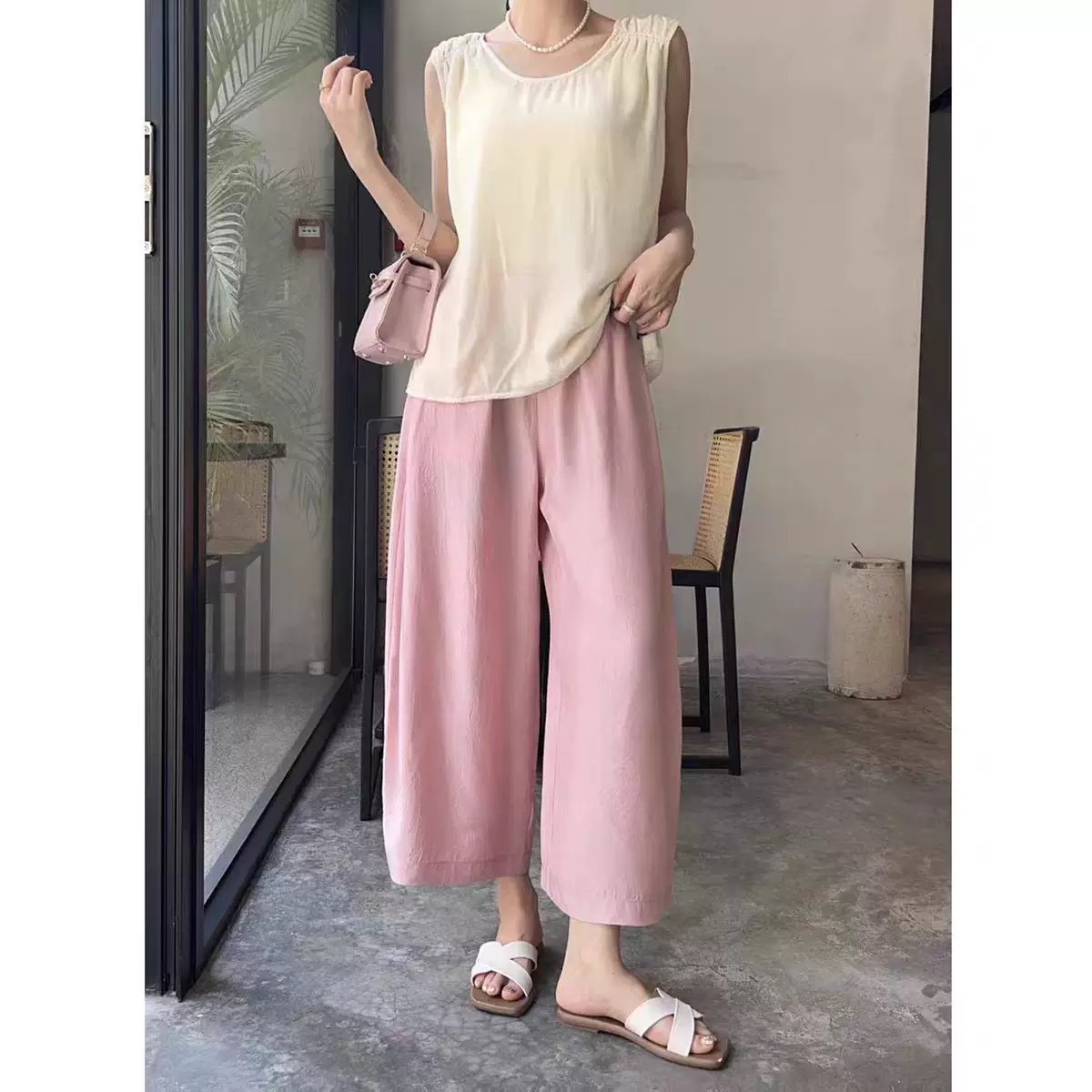 https://fulmo-img-server.com/pants-set/5b8170cc-d434-4b23-a3ad-0c74d9d115d0.jpg