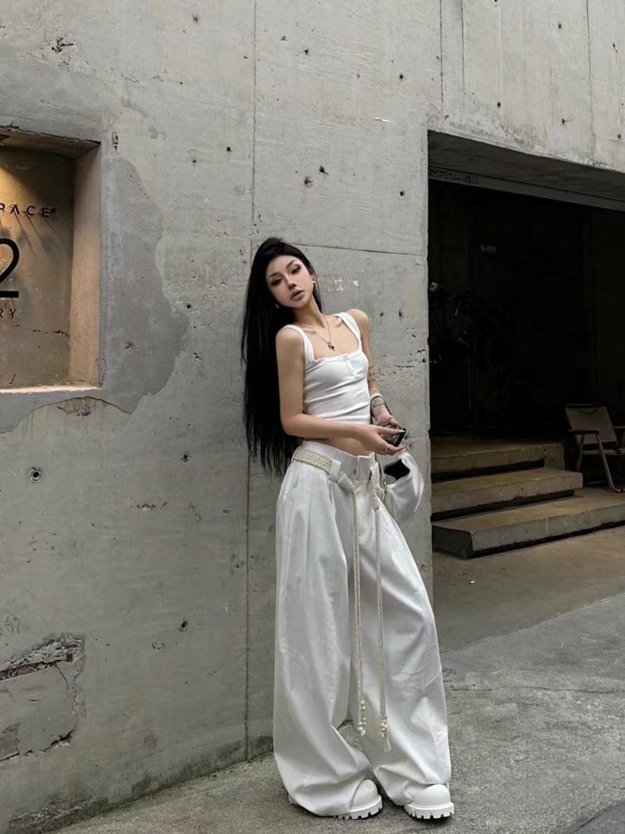 https://fulmo-img-server.com/pants-set/5ea0e192-0cd1-40b7-9439-ddcaf93327bd.jpg