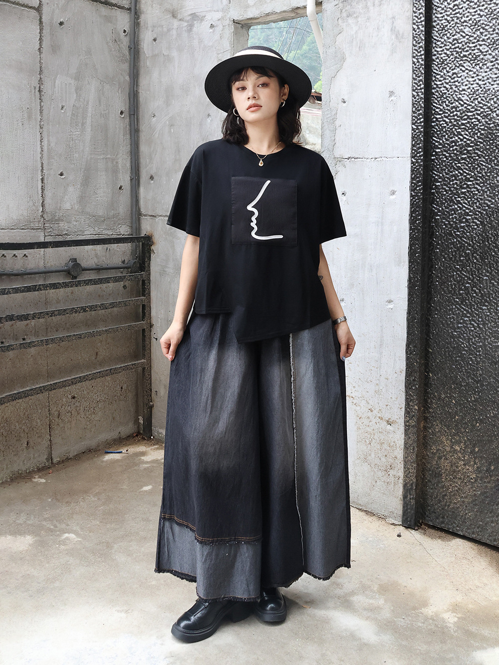 https://fulmo-img-server.com/pants-set/61d8d56c-72da-4a9d-a462-3a530d513261.jpg