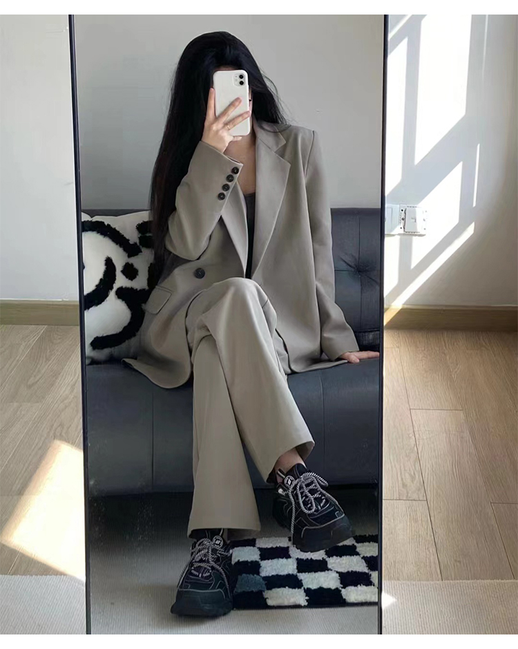 https://fulmo-img-server.com/pants-set/648cdb5c-76d2-43fa-aa33-eecad2bd0940.jpg