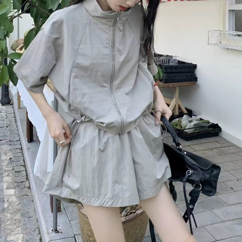 パンツセットアップ ジップアップブルゾン風ショートパンツセット