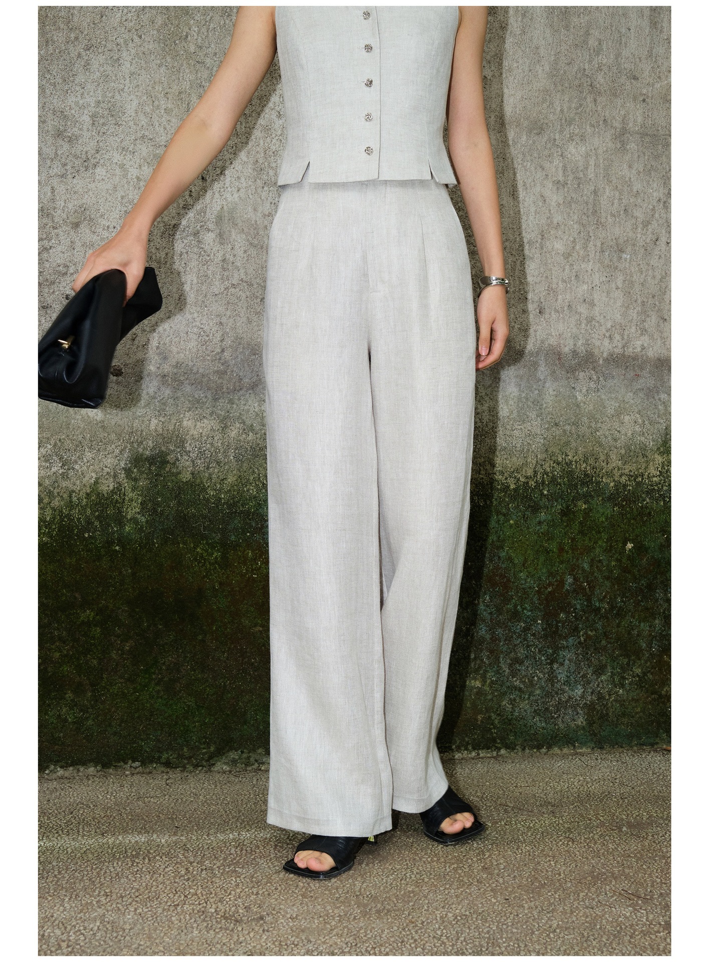 https://fulmo-img-server.com/pants-set/65b3f7cb-3e03-4bcb-a045-80ef767936a2.jpg