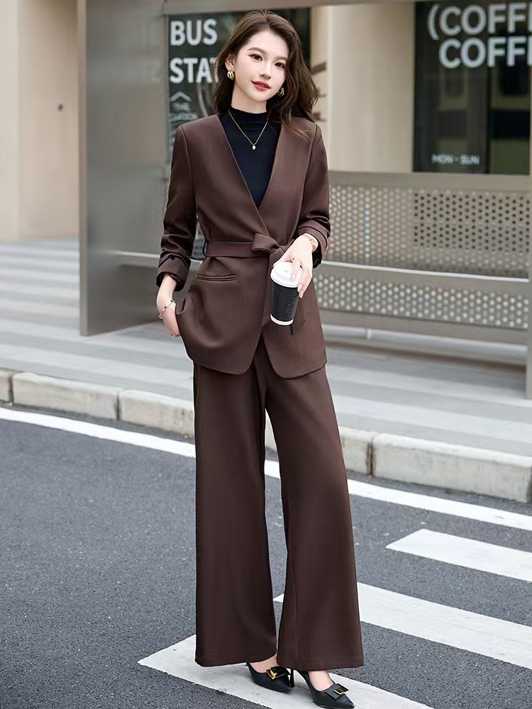 https://fulmo-img-server.com/pants-set/67ac9161-d285-4c03-b570-dc1a4fe8d776.jpg