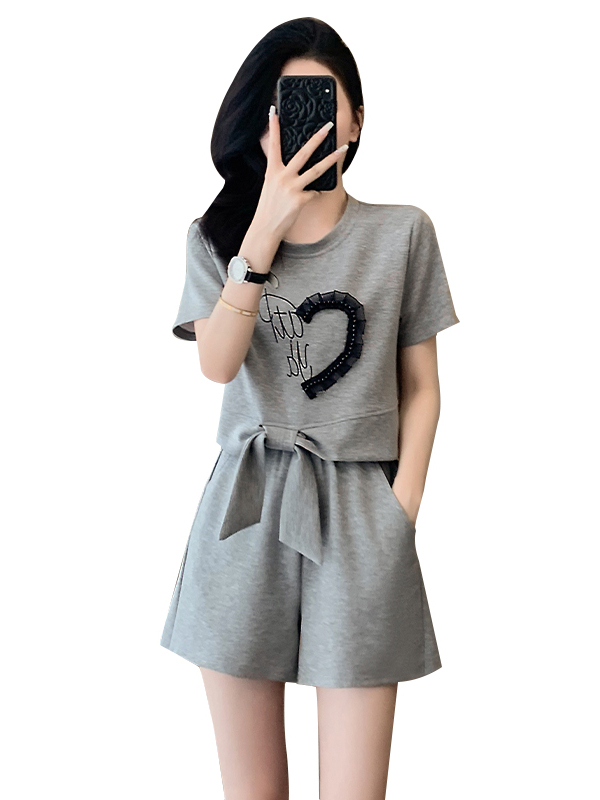 https://fulmo-img-server.com/pants-set/6ae71010-3a13-4b8b-b985-acf9856d270c.jpg