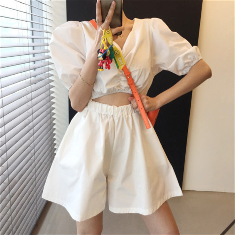 パンツセットアップ レトロ風透かし彫りパフスリーブショート丈セットアップ