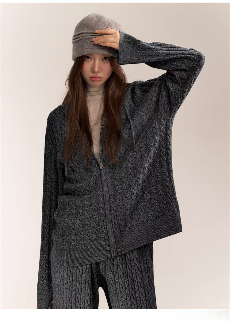 https://fulmo-img-server.com/pants-set/6bef7c19-a185-4026-8f8c-93a406a61f02.jpg