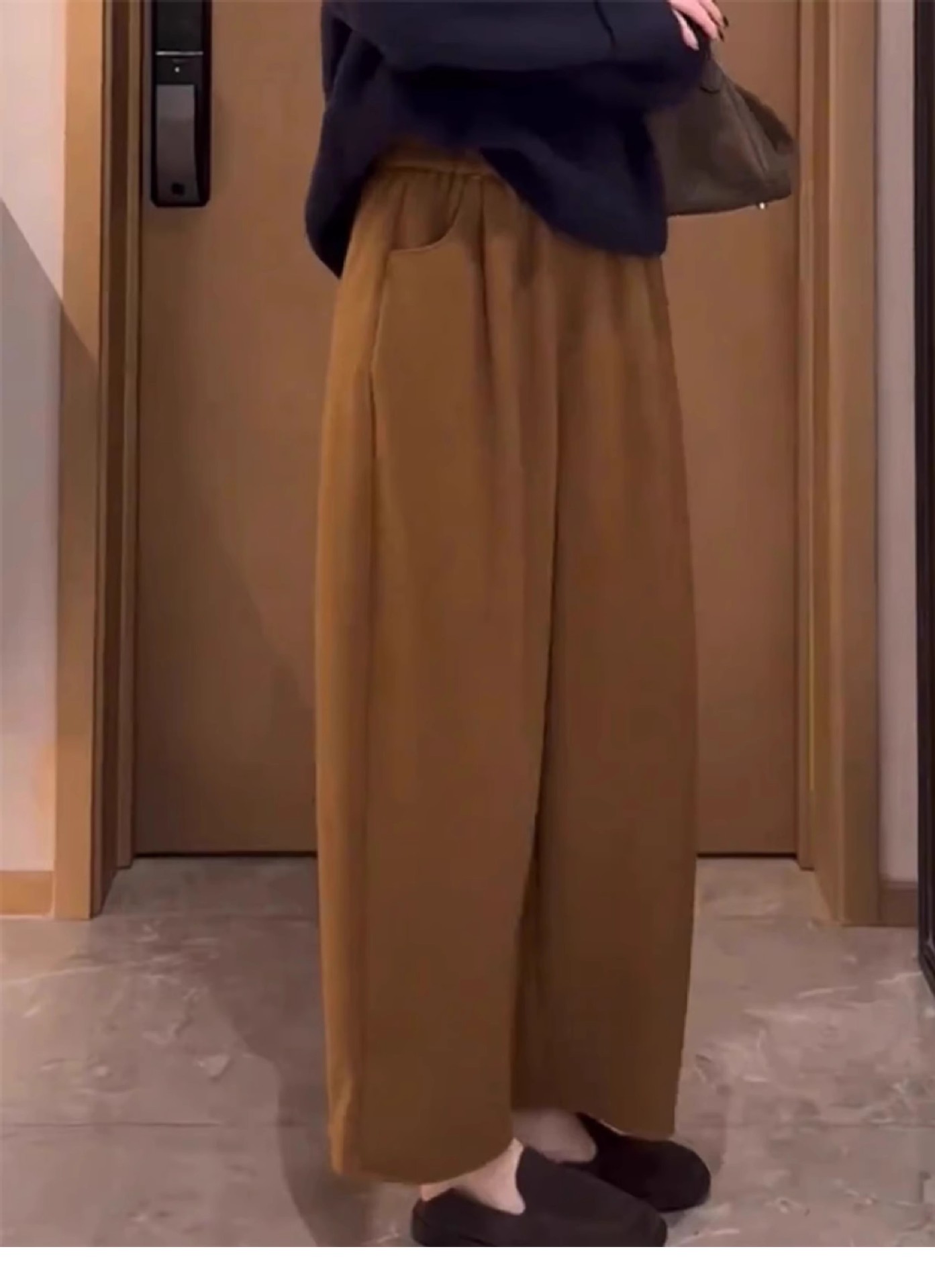 https://fulmo-img-server.com/pants-set/70375be2-9e5c-45c0-a802-b5a78c4bf910.jpg