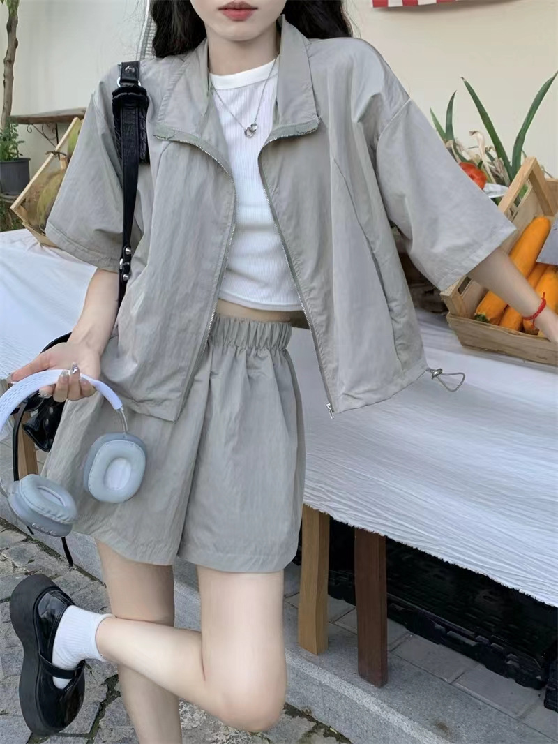 パンツセットアップ ジップアップブルゾン風ショートパンツセット