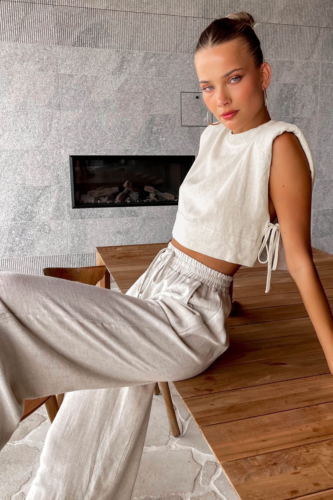 https://fulmo-img-server.com/pants-set/72a42e80-b9ad-4752-a7d1-ef25a0b64afb.jpg