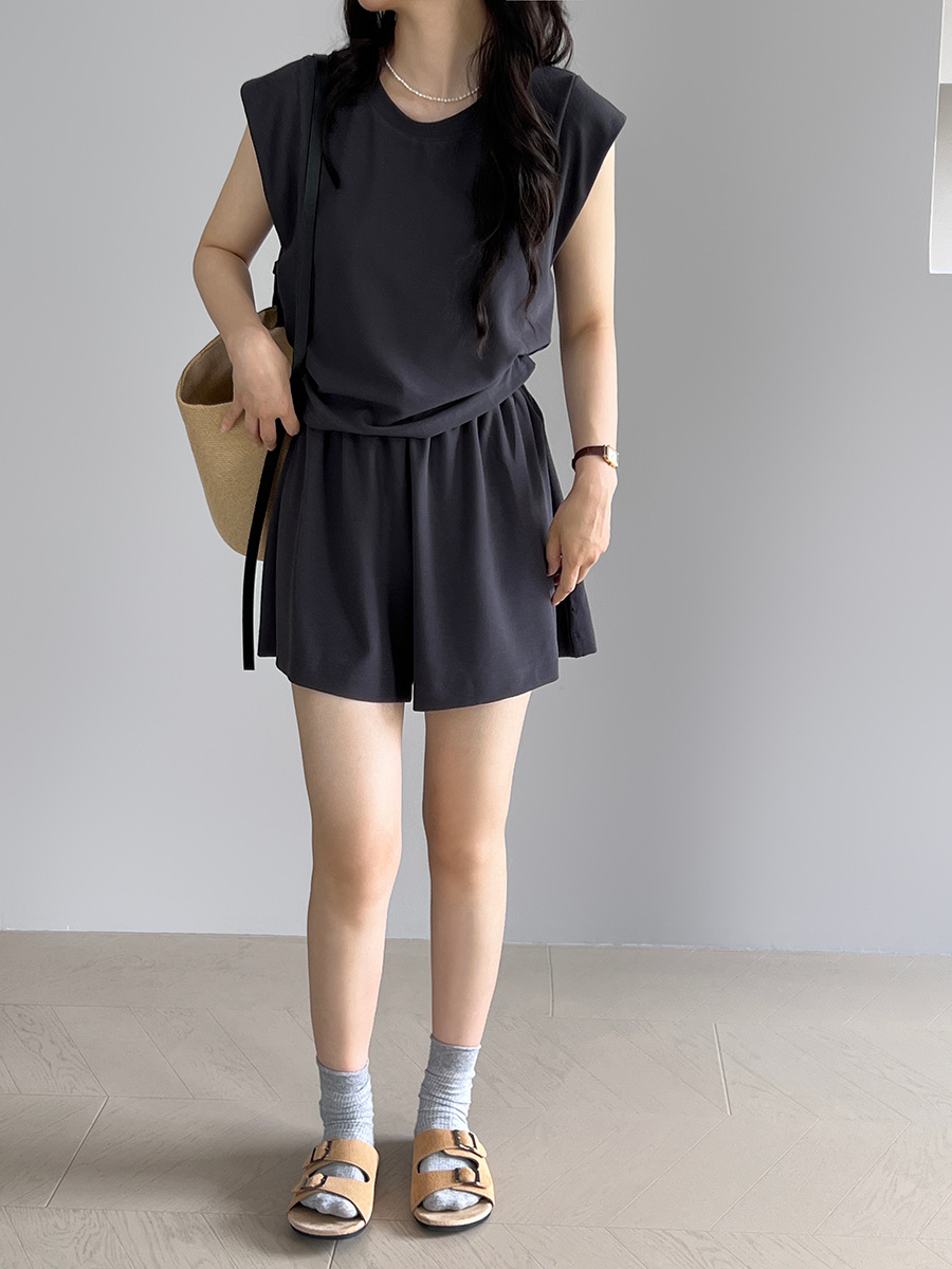 パンツセットアップ すっきりノースリーブショートセット