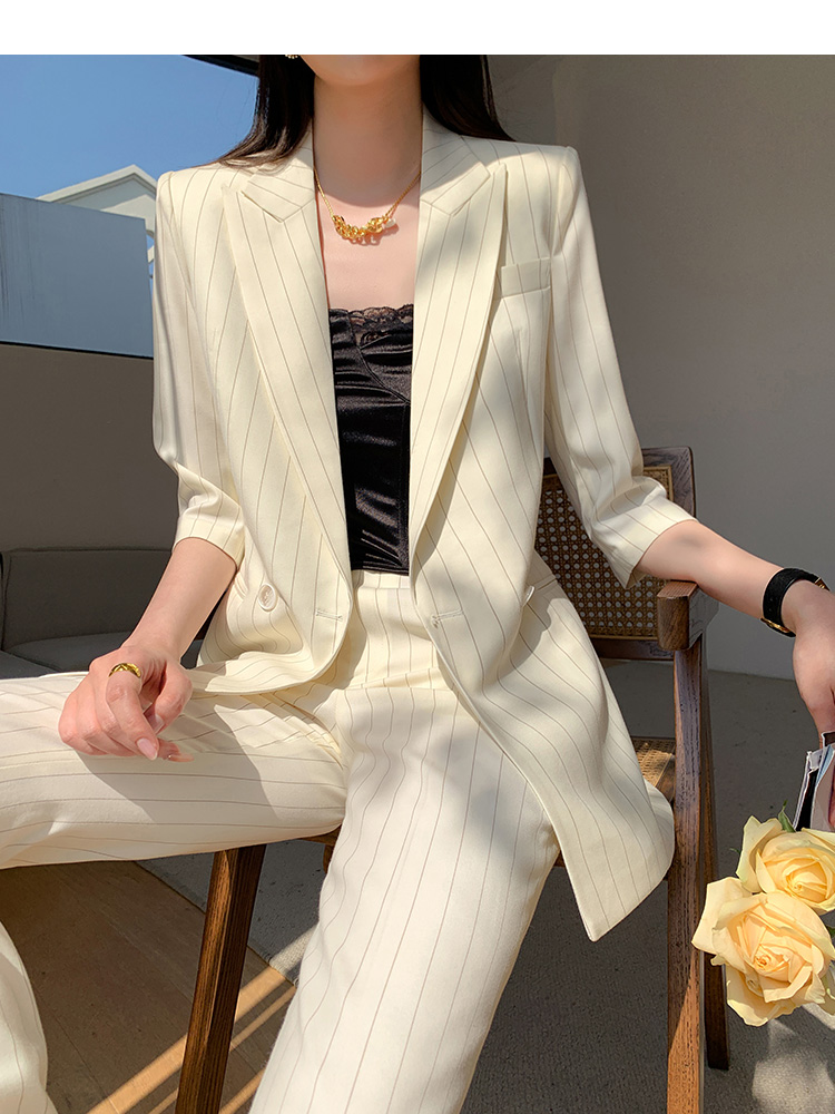 https://fulmo-img-server.com/pants-set/7929905f-b0b5-4d74-85d7-1116dbcb346f.jpg