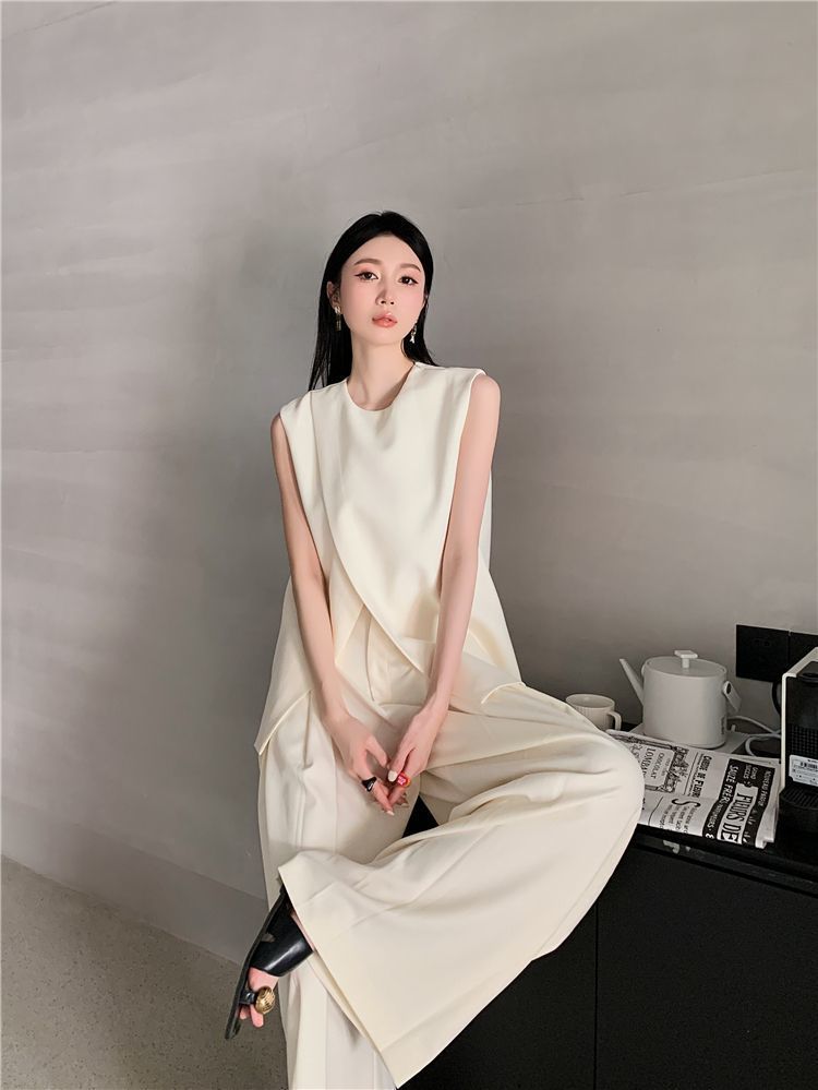 https://fulmo-img-server.com/pants-set/7b60c19d-c8ad-49df-9d6d-ef76d196c1b8.jpg