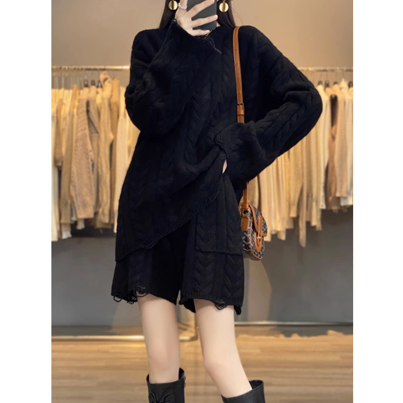 パンツセットアップ ケーブル編みニットトップスとショートパンツの二点セット