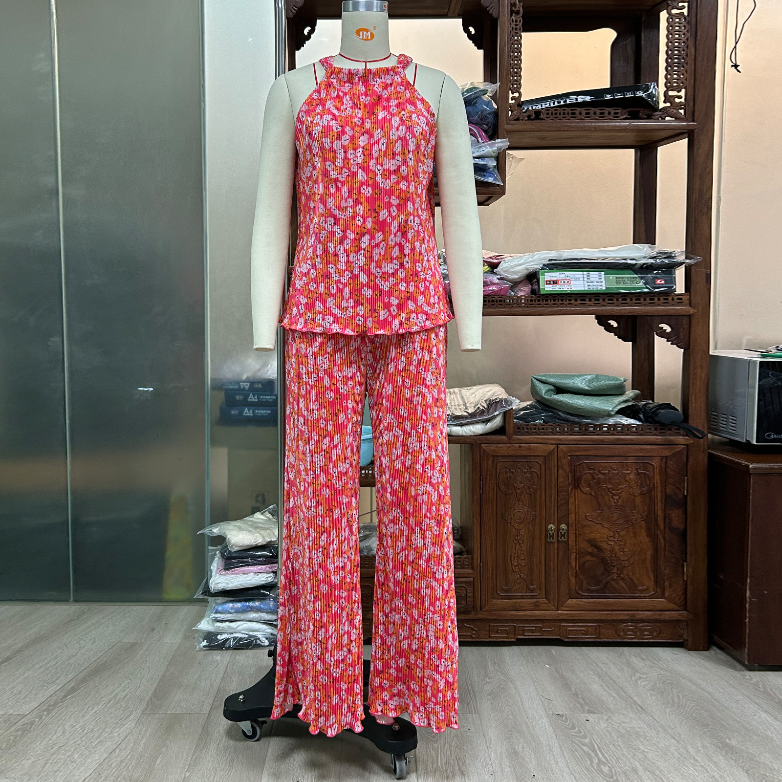 https://fulmo-img-server.com/pants-set/7d6acb84-e753-46b3-88d7-660d29fc4670.jpg
