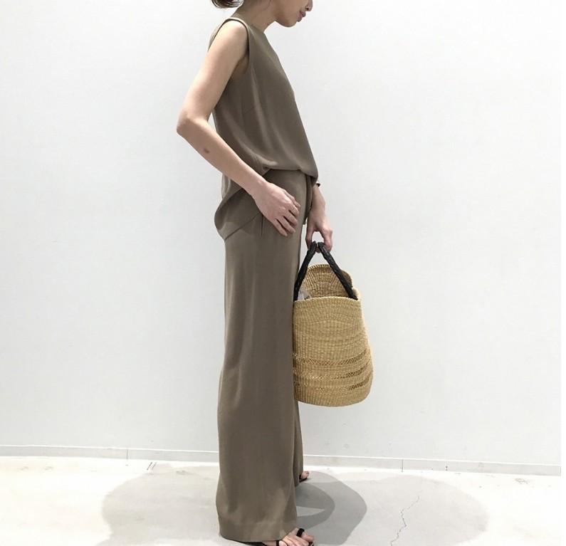 パンツセットアップ 上質なシルエット ノースリーブセットアップ