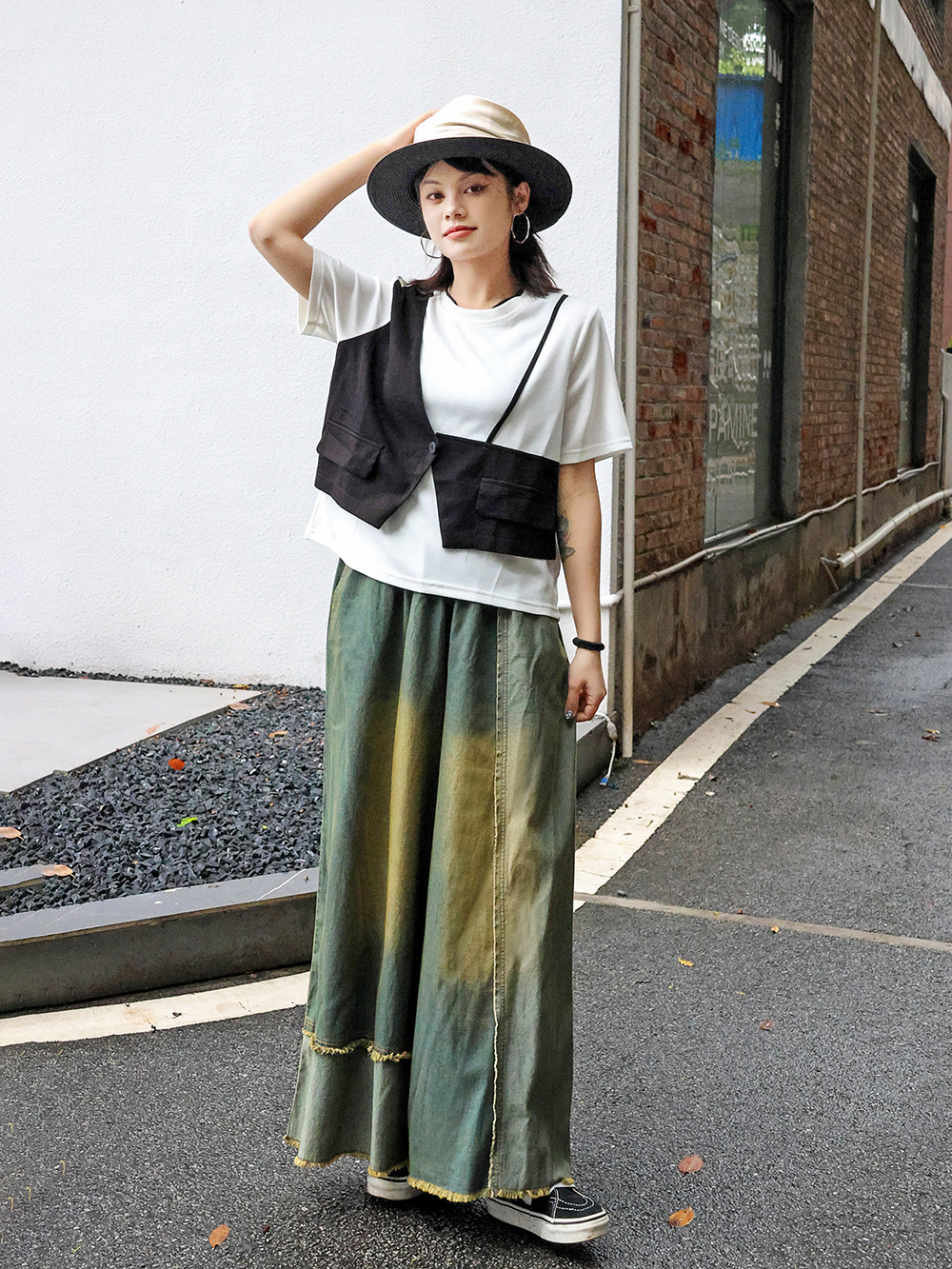 https://fulmo-img-server.com/pants-set/8122233c-de99-4158-9d2c-338c7c89004f.jpg