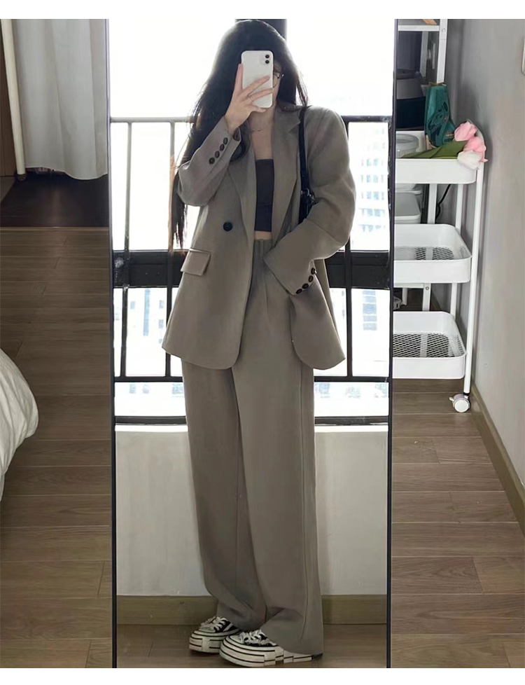 https://fulmo-img-server.com/pants-set/851d9d8b-250d-4fca-9241-4ed8dd7ae501.jpg
