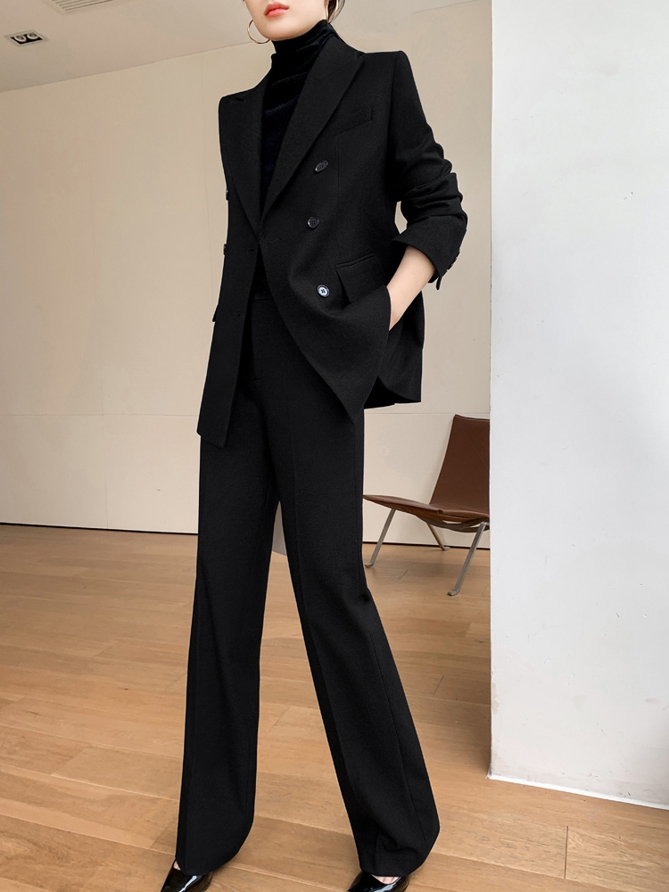 https://fulmo-img-server.com/pants-set/864f465d-9e98-42b7-afb5-6a5c8d7603b0.jpg
