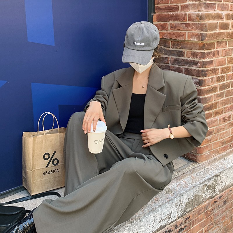 https://fulmo-img-server.com/pants-set/888ca504-0153-4891-b6d3-b699cb4bee1d.jpg