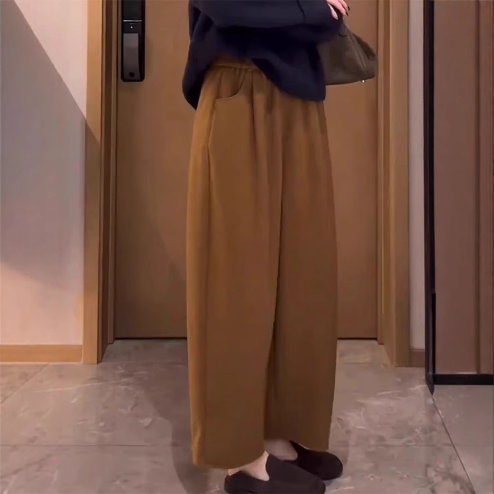 https://fulmo-img-server.com/pants-set/8aaa0b1c-c3a2-450f-a187-444d1ab29a8e.jpg