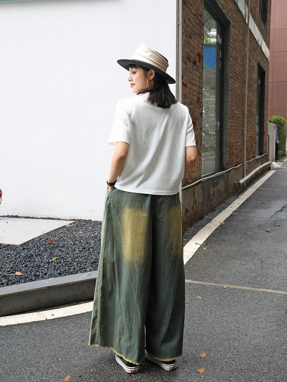 https://fulmo-img-server.com/pants-set/8ba3206a-141a-4b82-9ce2-09beb1056739.jpg
