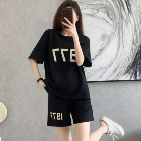 パンツセットアップ 文字デザイン ゆったりショートセット