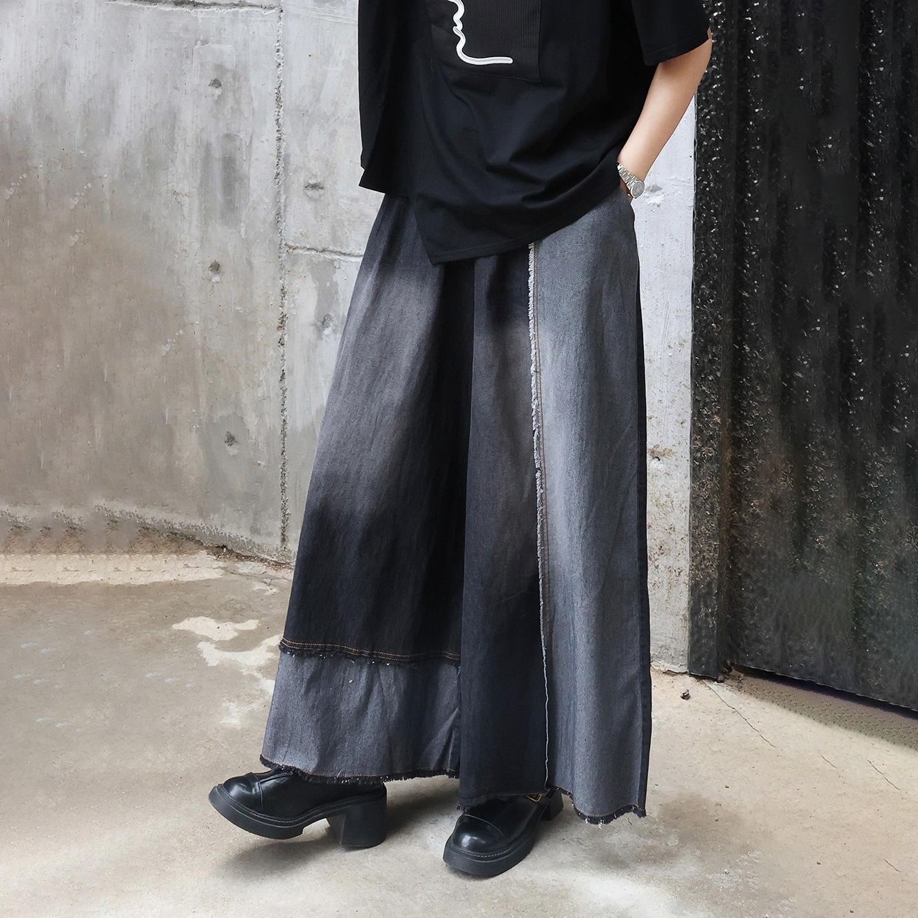 https://fulmo-img-server.com/pants-set/8bde0f70-66aa-48a0-a0f1-2779d095ae74.jpg