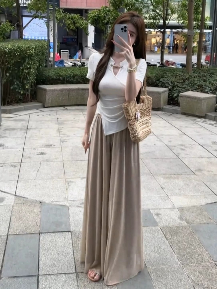 https://fulmo-img-server.com/pants-set/8be6cda4-b7a1-47fc-adcd-f1c05086b554.jpg