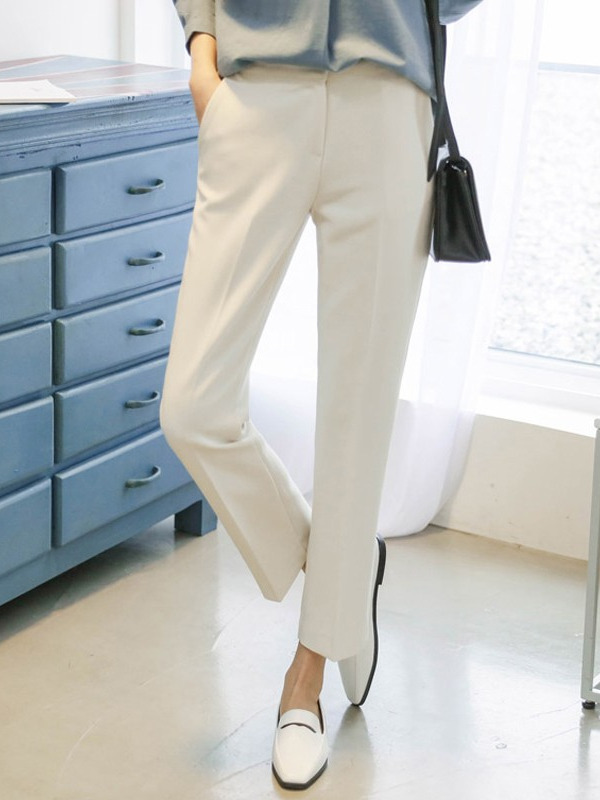 パンツセットアップ すっきりとした美脚パンツ